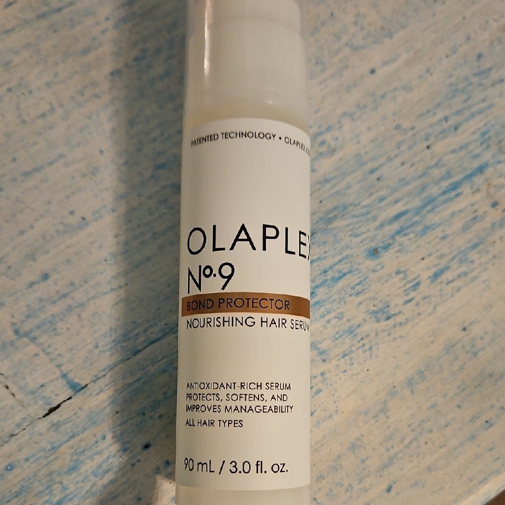 OLAPLEX No.9 Bond Protector Hair Serum - White and Gold